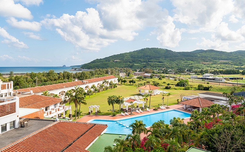 【ウォーターマークホテル沖縄 久米アイランド】デラックスツイン 2名様(1泊朝食付) ご宿泊券 ホテル リゾート 沖縄 南国 久米島 琉球 離島 球美 癒し 海 ビーチ 大自然 星空 満天 休日 宿泊