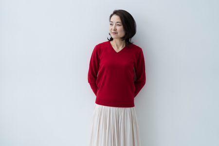 カシミヤ Vネック ニット度詰 カシミヤ カシミヤ（レッド ）女性用サイズ:LL(42)≪白田のカシミヤ≫