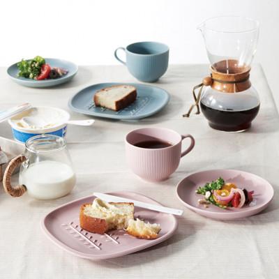 ふるさと納税 瑞浪市 美濃焼 Smoky モーニング 3点 セット グリーン パンプレート 丸皿 ラテカップ マルサン近藤 |  | 02