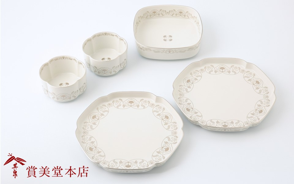 
            有田焼 其泉 ゆいからくさ 白金 5点セット 書籍付【賞美堂本店】食器 食器セット 5枚 セット うつわ 器 ハレの器 ハレの日 コーディネート プラチナ 皿 小鉢 プレート レシピ付 食洗機対応 A180-20
          
