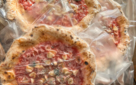 【ナポリピッツァ専門店が作る薪窯焼き 冷凍 ピッツァセット】 マリナーラ × 3枚 合計 約750g / ピザ イタリアン 熊本県 菊陽町【株式会社CAROTA】[BHBV001]