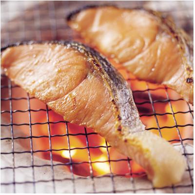 ふるさと納税 斜里町 北海道産　秋鮭寒風干し　約1.2kg〜約1.5kg |  | 02