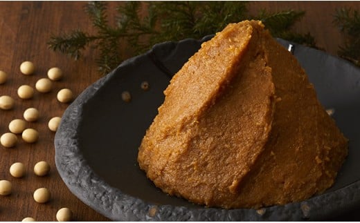 麹の割合が多いほど甘口の味噌に仕上がっています