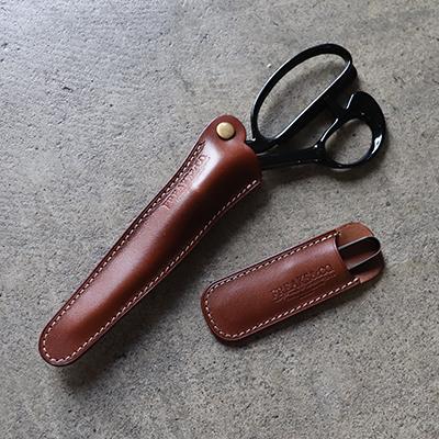 ふるさと納税 長岡京市 栃木レザーのはさみケースセット【ダークブラウン】 裁ちばさみ 糸きりばさみ ハサミ ケース 革 本革 |  | 01