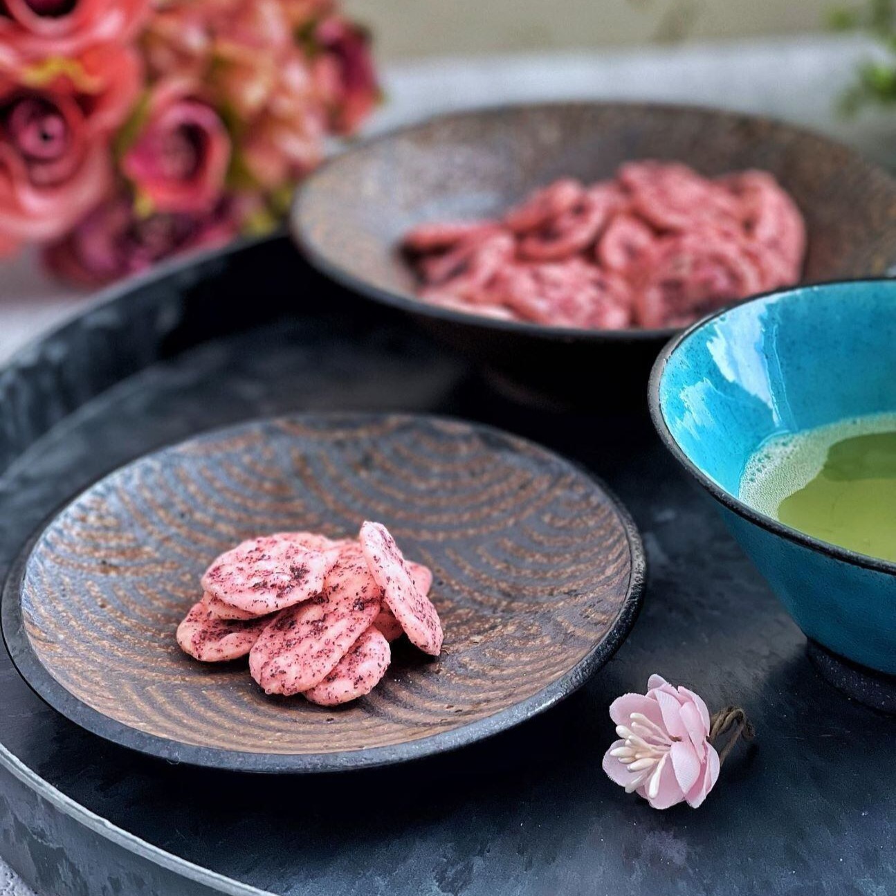 スタンドパック おかき しそせんべい 12個 さくら堂 さくら製菓 新潟 新発田 菓子 お菓子 おかし 和菓子 米 お米 もち米 ライス せんべい 煎餅 米菓 間食 おやつ うめ ウメ 梅 南高梅 し