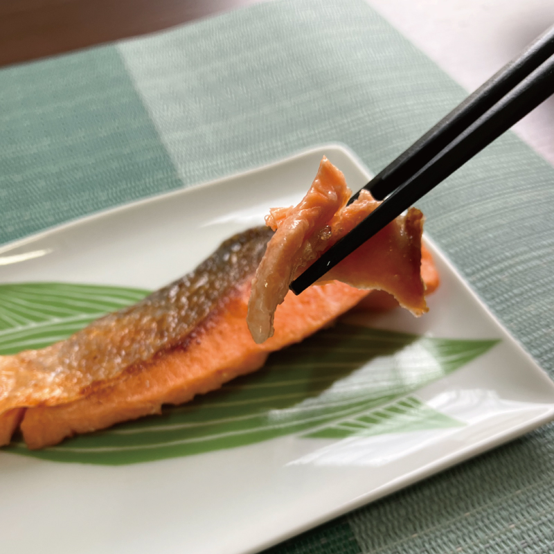 骨無し 無添加 銀シャケ 切身 約800g（200g×4パック 16枚）/ サケ 鮭 シャケ 冷凍 おかず 魚 お魚 魚介 海鮮 安心 人気 大容量 小分け ごはんのお供 ふっくら やわらか 美味しい
