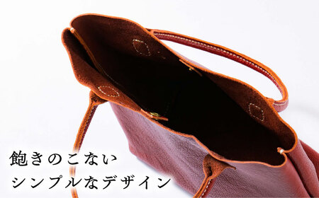 総手縫いで仕立てる本革の「ミニトートバッグ」