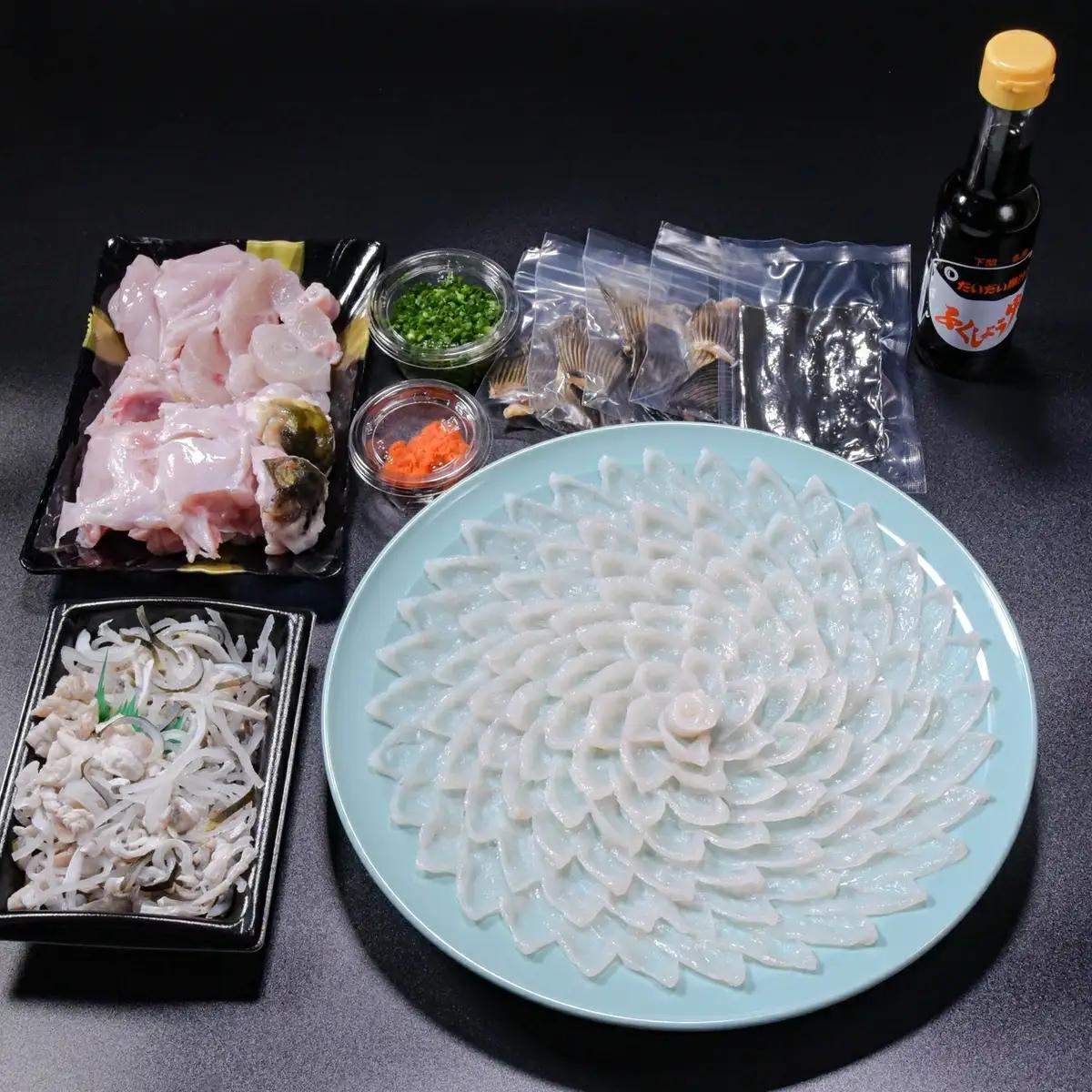 【配送日指定必須】 ふぐセット ふぐ刺身 ふぐ鍋 とらふぐフルコース4～5人前セット（お刺身・ちり用「あら」と「切身」干しひれ付き 冷蔵 トラフグ フグ 最高級 贅沢 とらふぐ 父の日 母の日 イベン