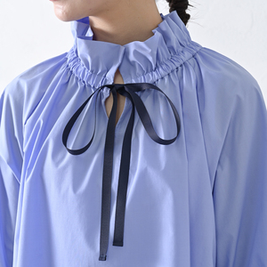 【THE INDUSTRY WORKS】リボンフリルネックブラウス（ブルー）・1着　TIW-W037（66-26-BL） レディース ブラウス