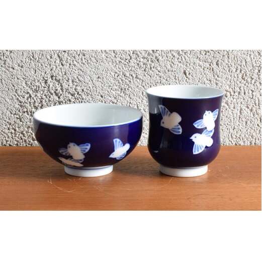 有田焼 ふくら雀 飯碗・湯呑セット【深川製磁】食器 器 うつわ 皿 ごはん茶碗 茶わん ちゃわん 湯呑み カップ 青 染付 鳥 縁起物 ギフト 食洗機対応 A80-59