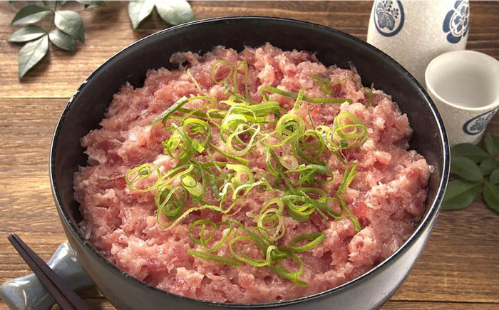 天然マグロのタタキ丼セット 約100g×5パック 【株式会社LATERAL】 [ATAY060]