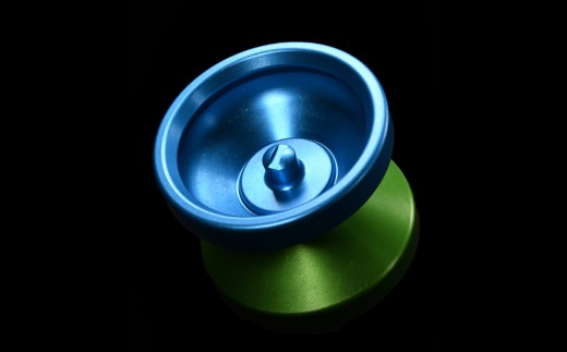 At Design Lab ヨーヨー I ALUMINUM BLUE/GREEN【東京 渋谷 デザイナーズ ミニマル デザイン アートピース 玩具 おもちゃ】