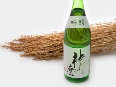 日本酒 吟 神の座 1800ml ×1本 お酒 酒 地酒 一升瓶 吟醸酒 吟醸 清酒 アルコール ギフト プレゼント 贈答 男性 女性 送料無料 1800 1.8L 青森 青森県 鰺ヶ沢町