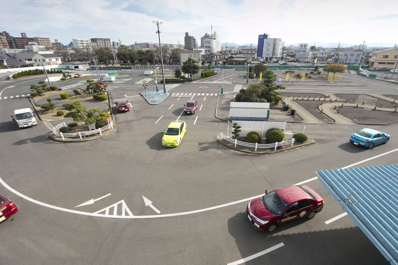 小牧市自動車学校の高齢者講習2時間講習(実車指導有)チケット 小牧市自動車学校 高齢者 講習 2時間講習 実車指導有 チケット 1枚 認定高齢者講習 座学 適性検査 コース走行 高齢者ドライバー 免許更新 交通安全 安全運転 自動車学校 高齢者講習認定教育 愛知県 小牧市 送料無料