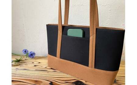 【2026年6月上旬発送開始】【 AKIRA オリジナル】【 マツコの知らない世界 で紹介されました！】職人手作り 中型スリムトートバッグ 黒×茶色帆布 軽量 軽い 日本製 キャンバス 帆布 横型 肩