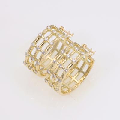 ふるさと納税 甲府市 K18YG　透かし模様　ダイヤモンドフープピアス(0.42ct)　EJ-107 |  | 01