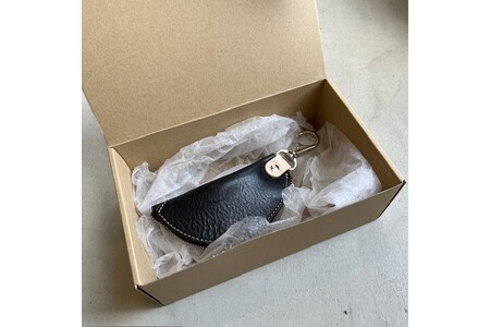 バナナキーケース（ヌメブラック）