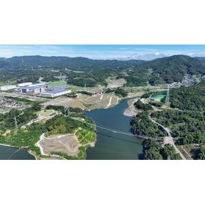 【GRAVITATE OSAKA】入園・吊り橋通行券＆飲食クーポン券(大人2名様+小学生2名様分)【1659394】