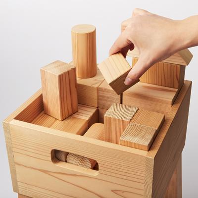ふるさと納税 川上村 吉野杉の積み木のイス 小 |  | 02