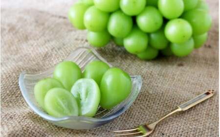 しげちゃん農園の シャインマスカット「晴王」 1.4kg前後（2～3房入） 【shifarm001-02】