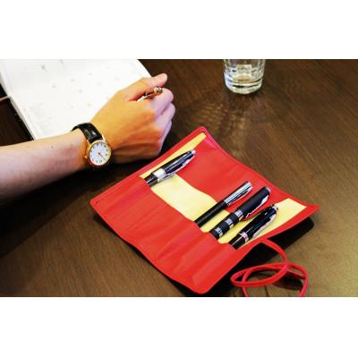 ふるさと納税 香芝市 こだわりの逸品「6本収納ロールペンケース」<ディープレッド>