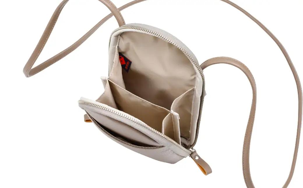 豊岡鞄 TUTUMU Pocket Leather （S4400）トープ / 木和田正昭商店 縦型 ショルダー バッグ 斜めがけ 牛皮革 レディース 大人 おしゃれ シンプル デザイン 無地 モバイル