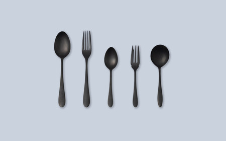 96【KURO】黒染めカトラリーざらざらセット ステンレスカトラリー 製品ごとに一点物のカトラリー スープスプーン デザートスプーン サラダフォーク デザートフォーク 燕三条製カトラリーセット 黒染め