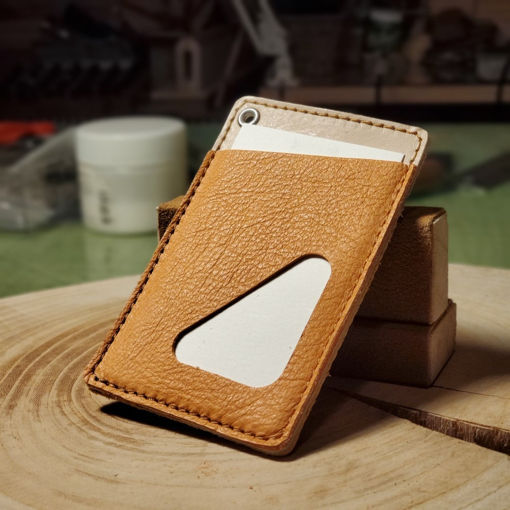 
                  けもののカードケース（３かくパスケース）
                