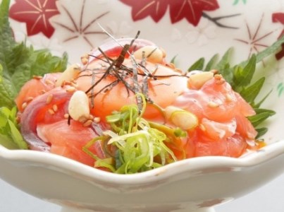 ビワサーモン堪能セット3【刺身（昆布締め）60g×2、ユッケ（いくら・胡麻入り）60g×2、姿塩焼2匹×1】サーモン DB03