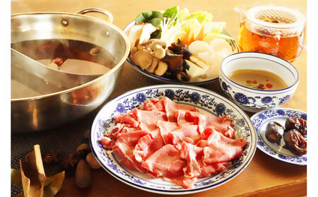 【ザムザムの泉】無化学調味料伝統手作り製法！ 医食同源セット 漢方薬膳牛骨スープ 250ml×2パック＋自家製薬膳辣油1瓶＋1000円分食事券付き [ 京都 漢方 薬膳 スープ 人気 おすすめ 健康 