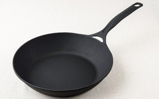 
            IH対応 鉄 フライパン ダクタイルパン 18cm スキレット 錆びにくい 岩鉄 鉄器 BBQ 岩手県  北上市 （G0205）岩手製鉄 アウトドア キャンプ 用品 直火 ガス 調理 テフロン より長持ち 超軽量 おしゃれ ギフト 誕生日 記念日 フライパン
          