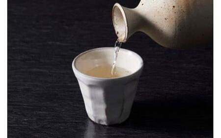 純米吟醸｢南｣一升瓶 日本酒 南 特別純米 一升瓶 1.8L 土佐の地酒 米麹 辛口 冷酒 熱燗 純米酒 純米 おすすめ お酒 酒 おさけ 選べる 配送 常温 冷蔵 ギフト お祝い お中元 お歳暮 高