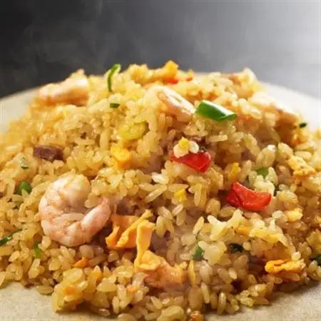 喜神菜館　鉄鍋直火中華　五目炒飯　16食入り(2食入×8袋)_惣菜・加工品 レトルト  _【配送不可地域：離島】【1520588】