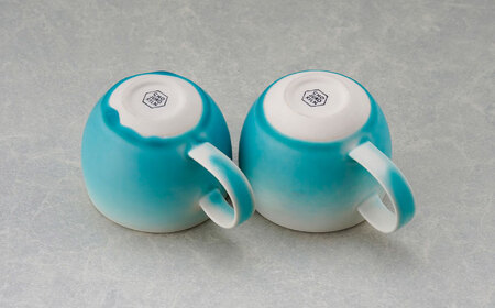 【波佐見焼】マグカップ ラウンド型 グラデーション ライトブルー ペア【長十郎窯】[AE118]