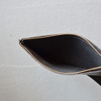 ふるさと納税 河内長野市 本革スクエアポーチ L スモーク ブラウン 国産レザー Teha’amana |  | 03