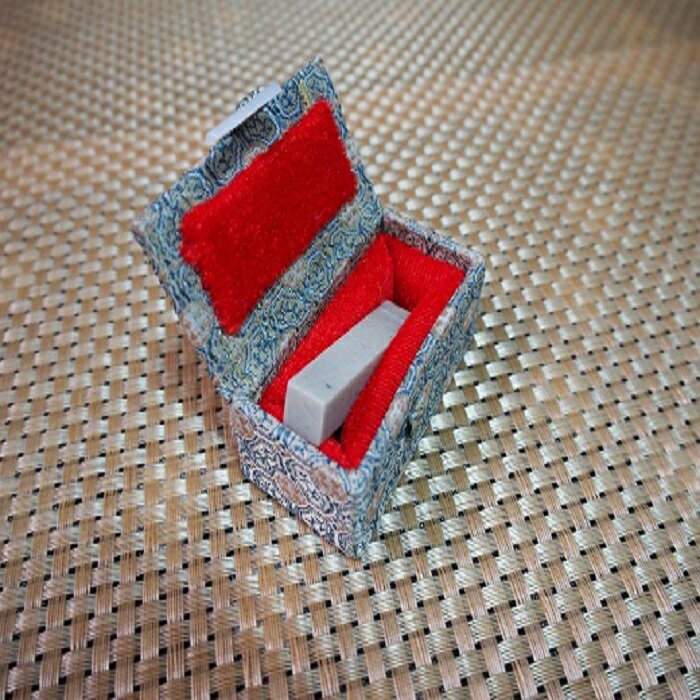 【ふるさと納税】雅印（青田石）6分（17〜18mm）箱入り　4文字まで - 天然素材 お好きな文字 落款印 雅号 ケース付 選べる 朱文 白文 熊本県 甲佐町【価格改定X】