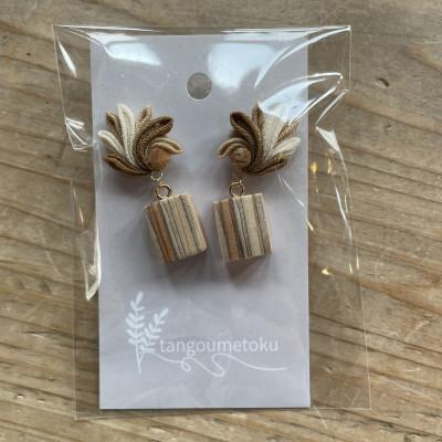 ふるさと納税 与謝野町 Wood Accessory　天然木の温かみを感じる職人手づくりの木とシルクつまみ細工のイヤリング |  | 02