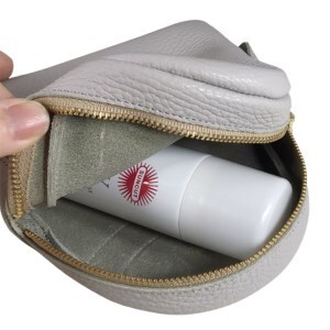 【ふるなびWEEK対象】手作りレザーペンギンポーチ (大) 1個 京都府長岡京市 FN-Limited-PR [1491f]