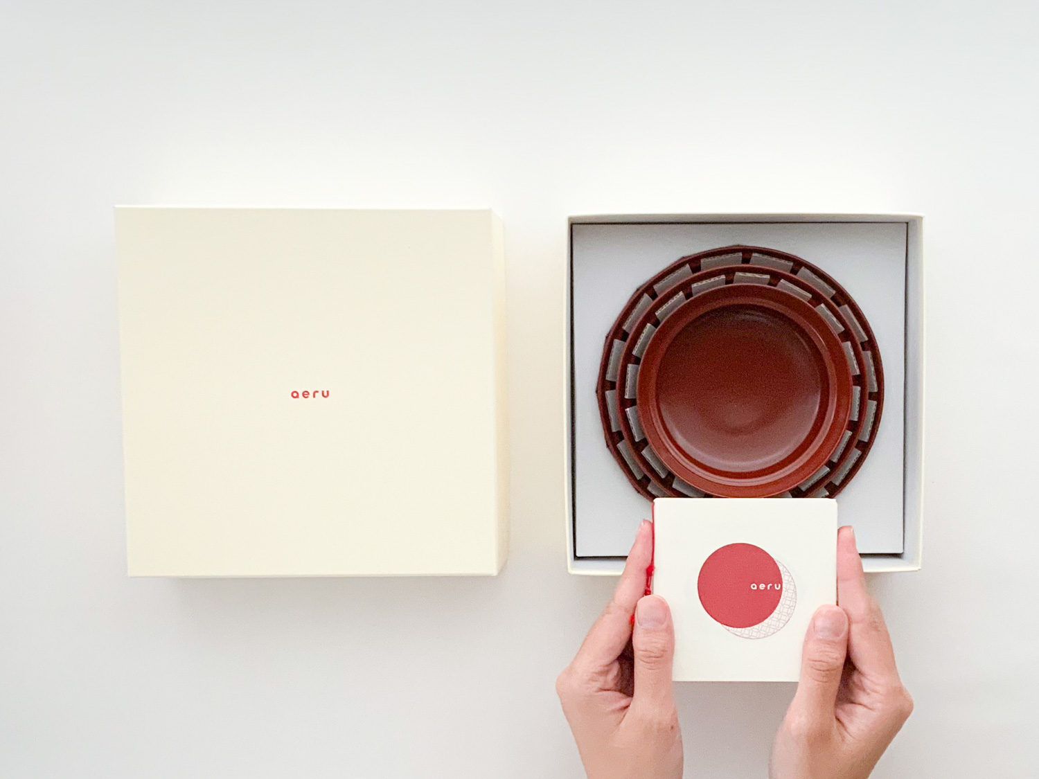 aeru 川連漆器のこぼしにくい器 平皿 べんがら【(株)和える】[D15601]