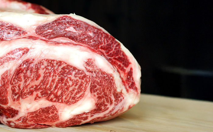 博多和牛 スライス肉 300g 2人前 (ザブトンと肩ロース芯) しゃぶしゃぶ すき焼き用 吉富町/株式会社ベネフィス [BGAF001]