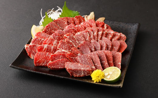 【国内肥育】霜降り 馬刺し 300g（100g×3個）醤油・生姜付き 馬刺 馬肉