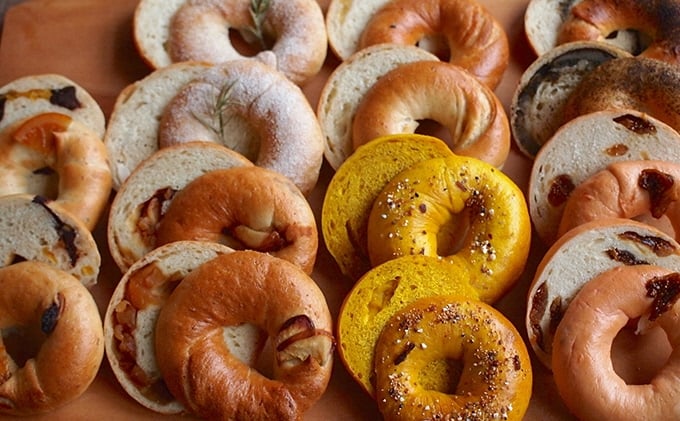 
            無添加・香ばしベーグル12個セット ベーグル べーぐる 詰め合わせ 冷凍 卵不使用 バター不使用 朝食 おやつ[№5299-0186]
          