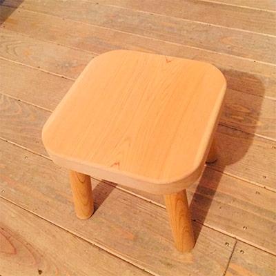 ふるさと納税 長浜市 ひのきのこどもイス(四角)