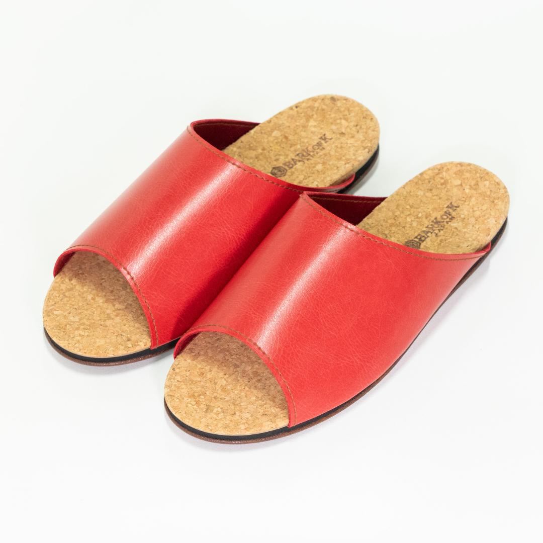 Made in Japanの高品質　ルームシューズの理想形。天然素材、静音性、高反発クッションで足にやさしい、 コルクでむれにくい、来客時も合成皮革とシンプルカラーのデザインで、さりげないセンスを！ 「バークオブケイ」コルクルームシューズ（Ｍ・25.0cm・レッド）