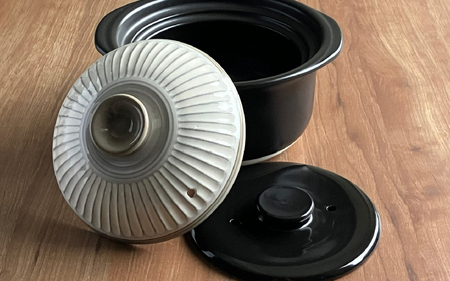 マジカル深土鍋 IH 2合炊き菊花 飴釉 - 土鍋でふっくらご飯！IH対応 水量目盛り線つき