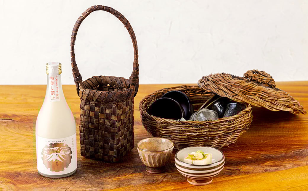 小サイズは、どぶろく瓶の頭が少し出るくらいのサイズ