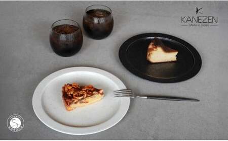 有田焼 20cm 円リムプレート 黒陶 / 鉄粉釉 2枚 セット【金善製陶所】食器 プレート 皿 黒 白 モダン デザイン 陶磁器 おしゃれ ペア 取り皿 ギフト 電子レンジ対応 30000円 3万円 do012