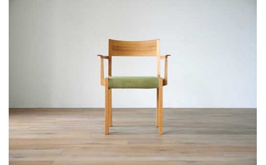 
            CARAMELLA Arm Chair カプリス
          