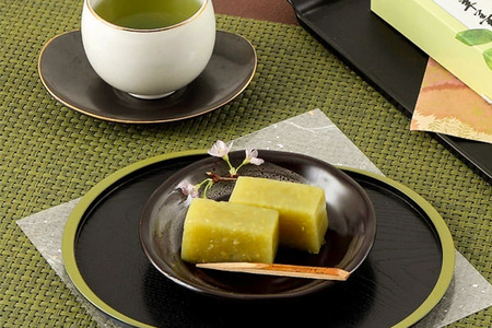 餅よし特製 ずんだ羊羹 (約300g×2) [0251]