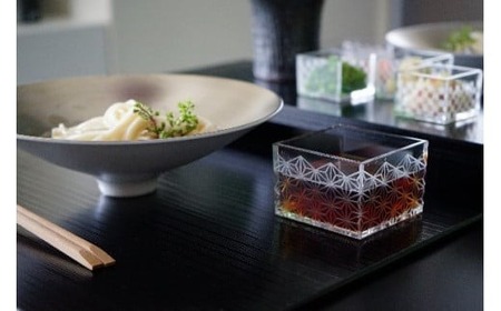 【TOMONARI】アクリル升 mas/mas（マスマス）１合枡　麻の葉【世田谷みやげ】升 食器 酒器 コップ 日用品 工芸品 インテリア アクリル お土産 小物入れ 小物 ギフト プレゼント 贈り物